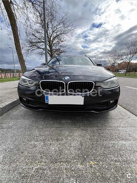 Usado BMW 318 Comfort Edition 143 CV (105 kW) 2016 Negro Familiar