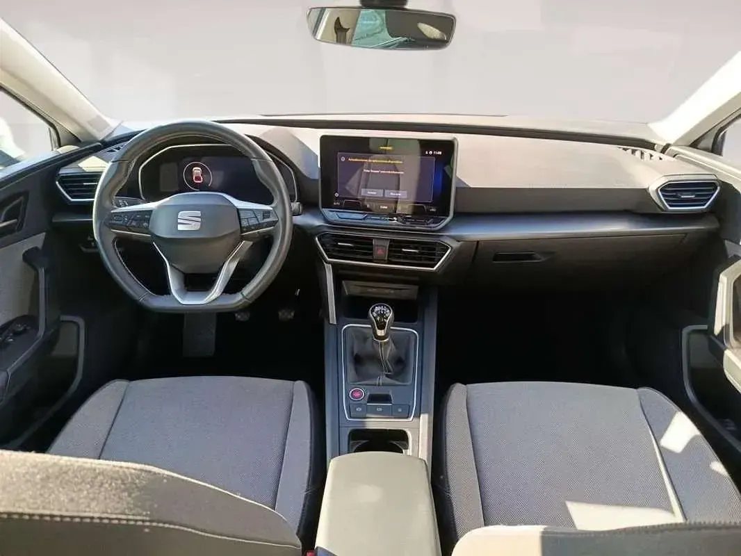 Usado Seat Leon ST Style 116 CV (85 kW) 2025 Blanco Familiar