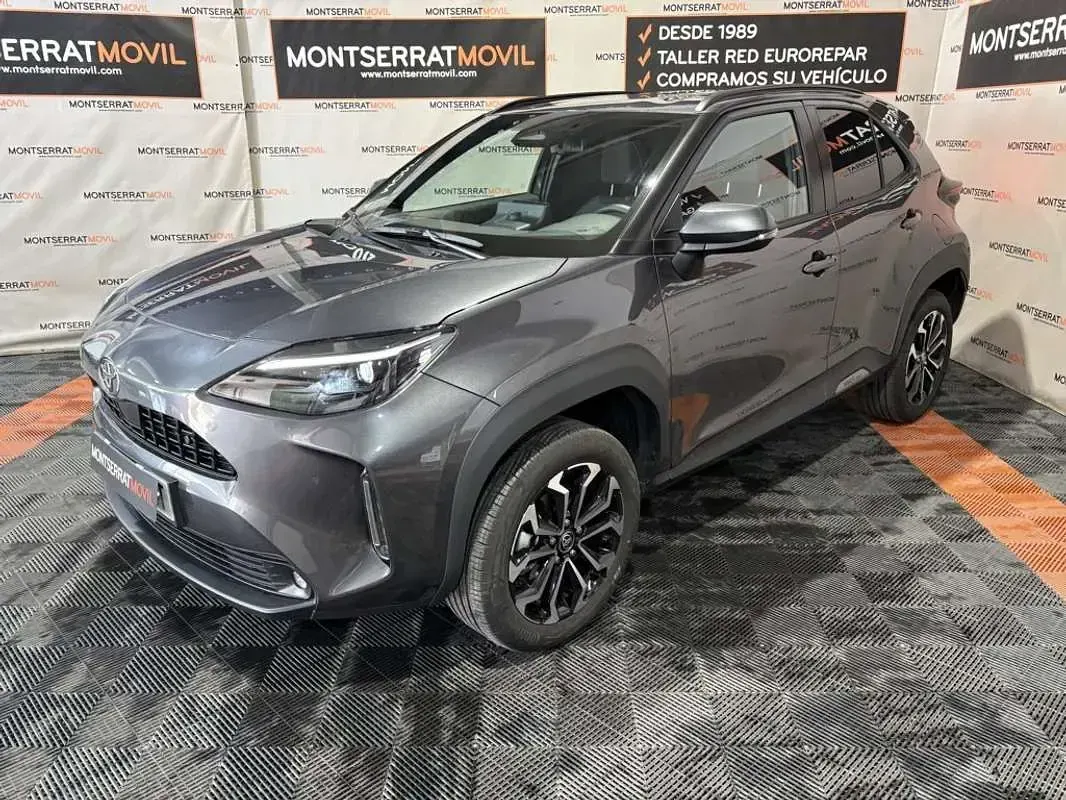 Nuevo Toyota Yaris Cross Active 132 CV (97 kW) 2026 Gris SUV