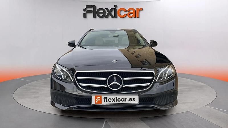 Usado Mercedes E220 194 CV (142 kW) 2019 Negro Familiar