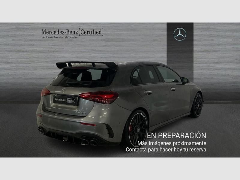 Usado Mercedes A45 AMG StreetStyle 421 CV (309 kW) 2023 Mountaingrau  met. Utilitario