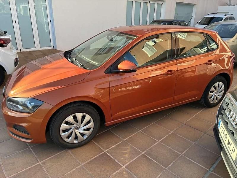 Usado VW Polo Comfortline 95 CV (69 kW) 2020 Naranja Utilitario