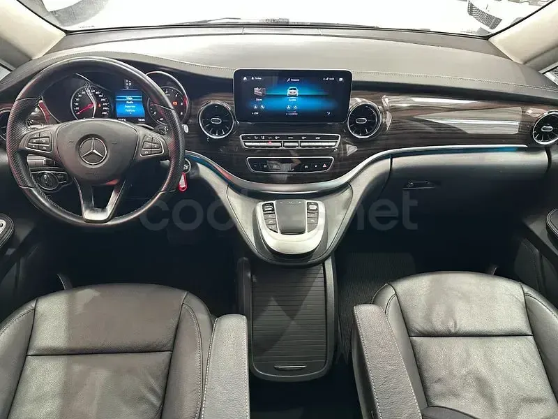 Usado Mercedes V250 Avantgarde 190 CV (139 kW) 2022 Gris / plata Monovolumen