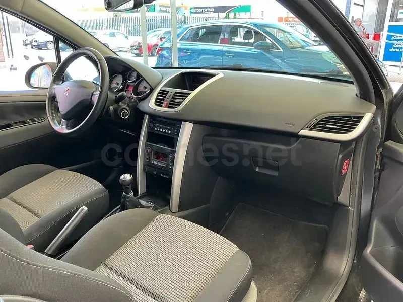 Usado Peugeot 207 Active 95 CV (69 kW) 2011 Negro Berlina