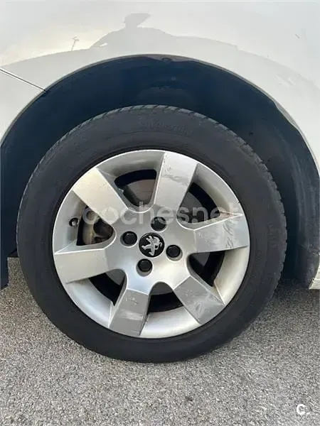 Usado Peugeot 5008 Active 120 CV (88 kW) 2016 Blanco Monovolumen