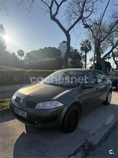 Begagnad Renault Mégane II Expression 100 HK (73 kW) 2004 Grön Sedan