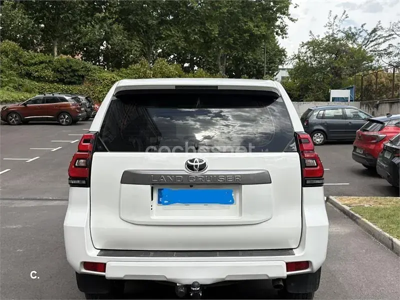 Usado Toyota Land Cruiser 177 CV (130 kW) 2021 Blanco SUV