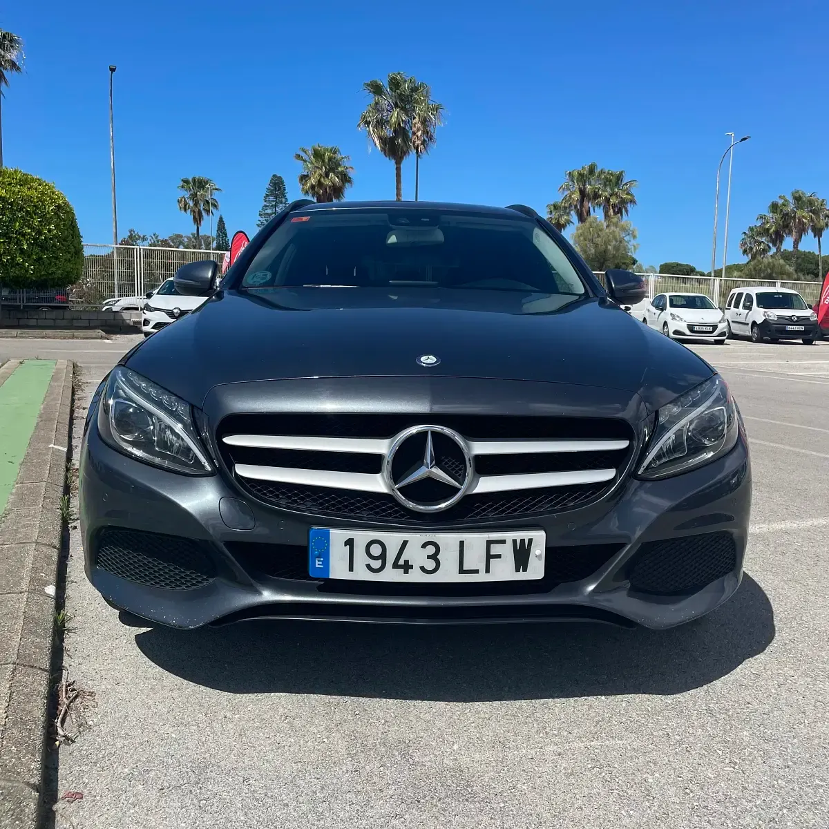 Usado Mercedes C220 170 CV (125 kW) 2016 Gris / plata Familiar