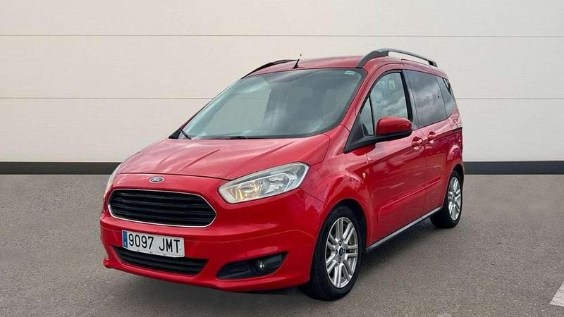 Usado Ford Tourneo Courier Titanium 97 CV (71 kW) 2016 Rojo Monovolumen