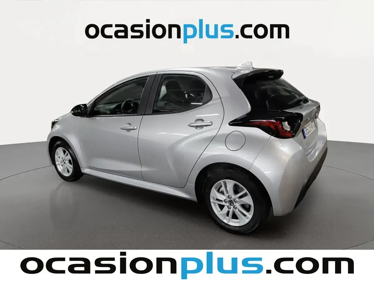 Usado Mazda 2 Center-Line 116 CV (85 kW) 2024 Gris plata Utilitario