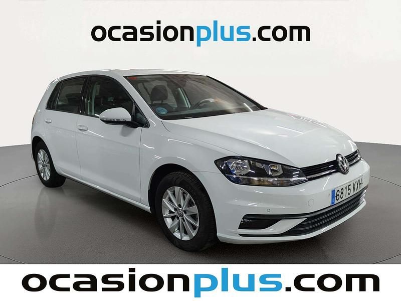 Usado VW Golf VII 115 CV (84 kW) 2019 Blanco