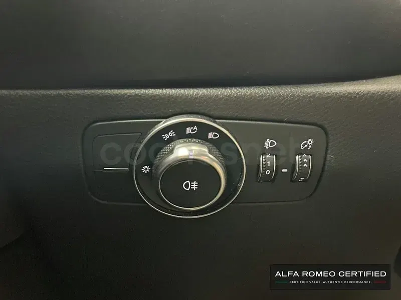 Usado Alfa Romeo Tonale Sprint 130 CV (95 kW) 2025 Negro SUV