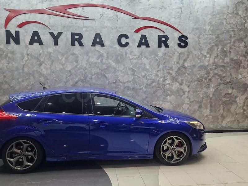 Usado Ford Focus ST 250 CV (183 kW) 2013 Azul Berlina