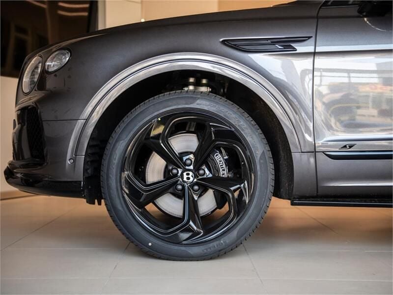 Usado Bentley Bentayga 551 CV (405 kW) 2023 Magnetic SUV