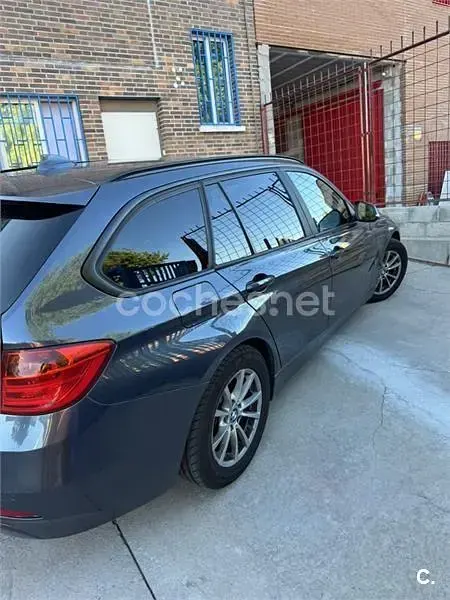 Usado BMW 318 143 CV (105 kW) 2014 Gris / plata Familiar