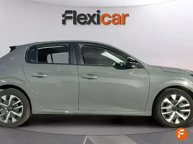 Usado Peugeot 208 Active 100 CV (73 kW) 2024 Gris Utilitario