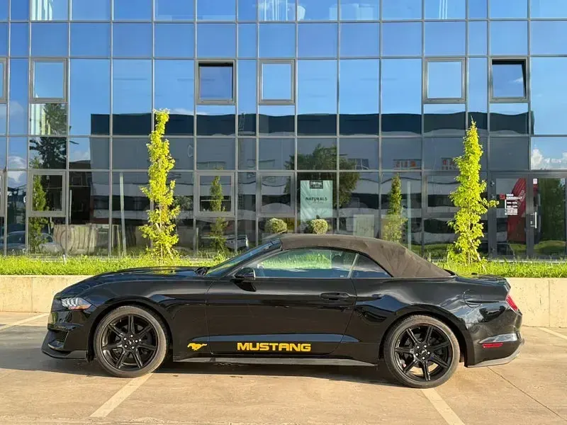 Usado Ford Mustang Convertible 291 CV (214 kW) 2020 Negro Descapotable