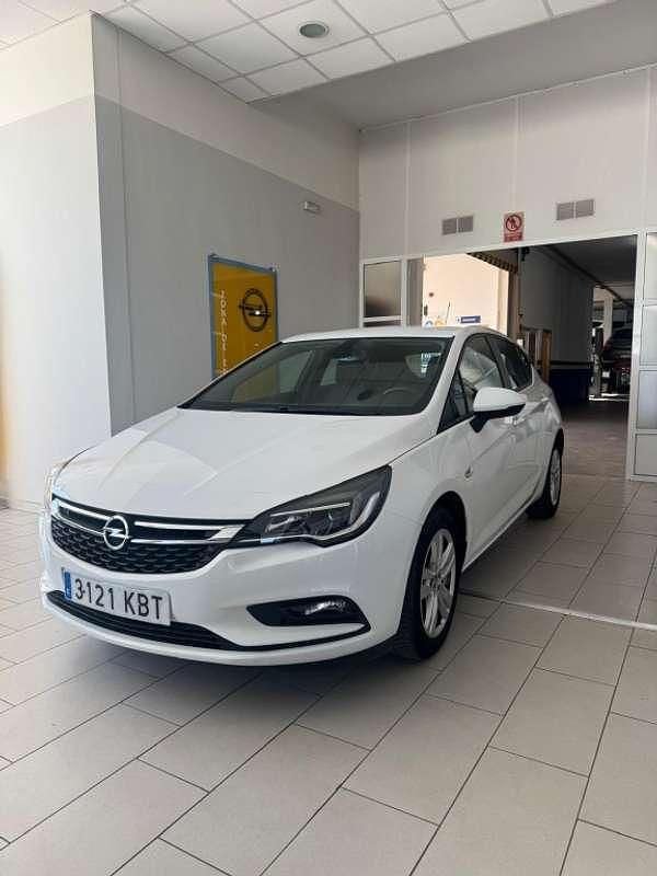 Usado Opel Astra Selective 125 CV (91 kW) 2017 Blanco Utilitario