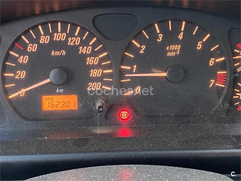 Usado Opel Agila Color Edition 75 CV (55 kW) 2002 Azul Berlina