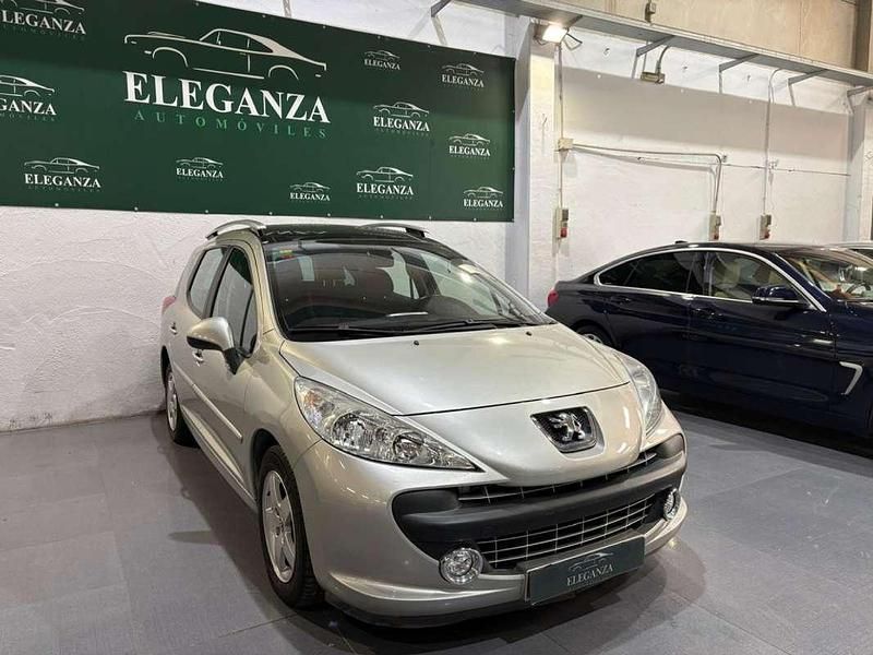 Usado Peugeot 207 95 CV (69 kW) 2009 Beige Familiar
