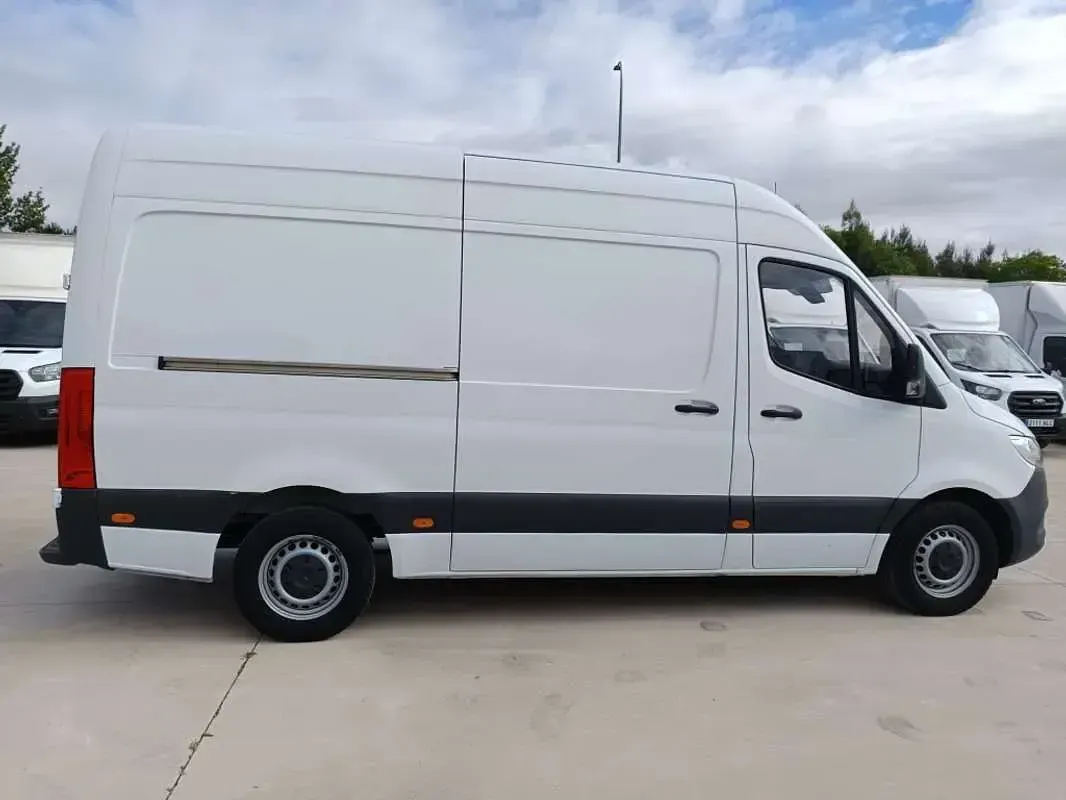 Usado Mercedes Sprinter 150 CV (110 kW) 2022 Blanco Van