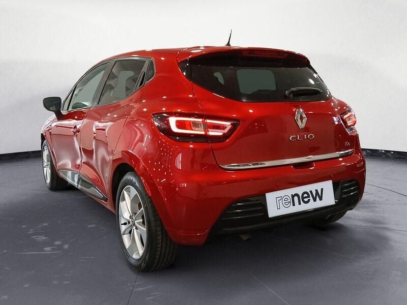 Usado Renault Clio IV Zen 90 CV (66 kW) 2017 Rojo Berlina