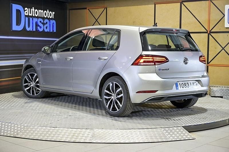 Usado VW e-Golf 100 kW (136 CV) 2020 Gris Utilitario