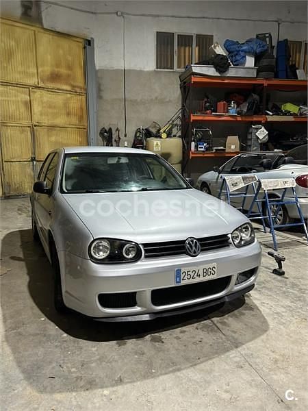 Usado VW Golf IV 110 CV (80 kW) 2001 Gris / plata Berlina