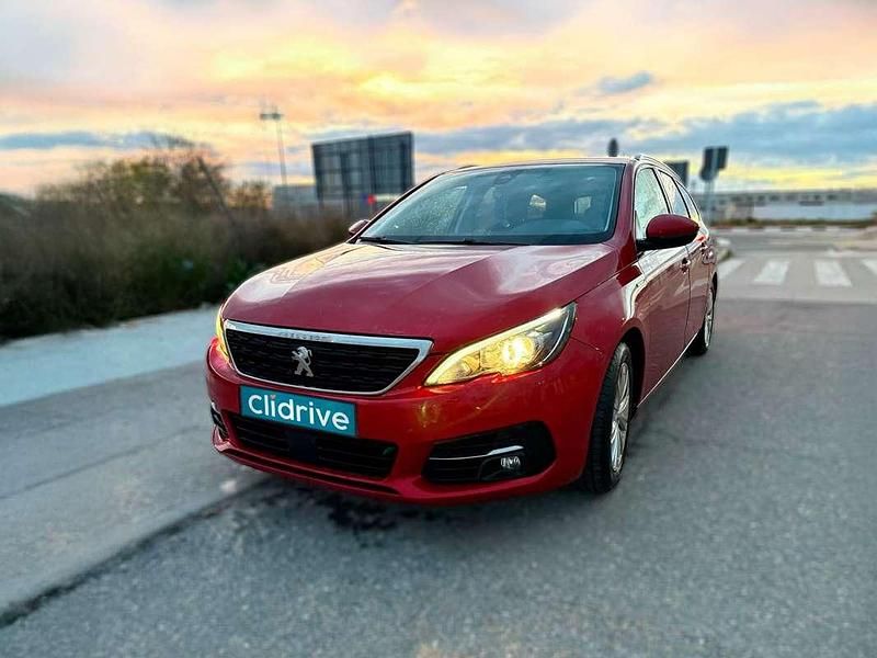 Rojo Usado 2019 Peugeot 308 Style Utilitario | 6590 € (Super precio) - Imagen 1/4