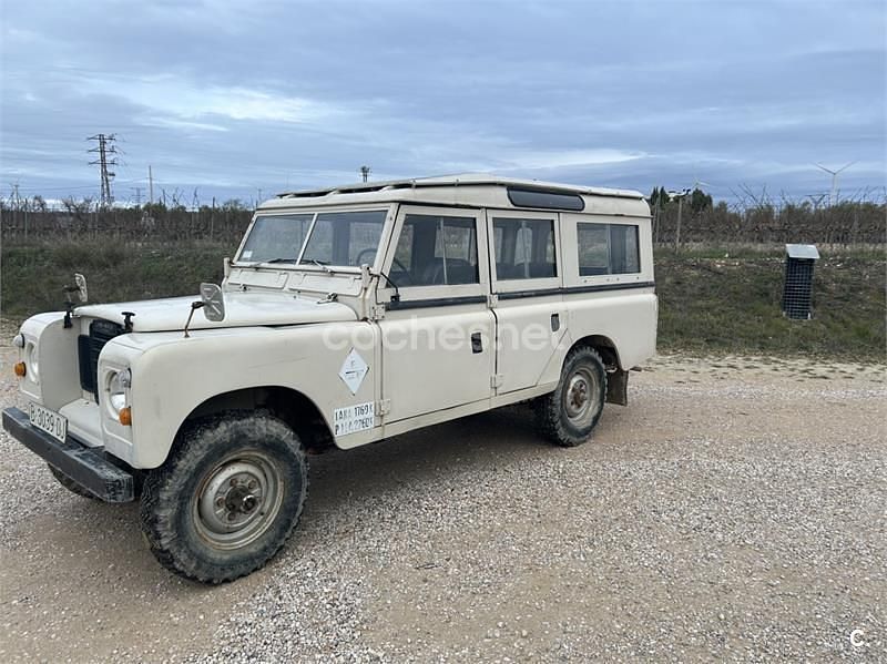 Usado Land Rover Defender 112 CV (82 kW) 1995 Beige Familiar