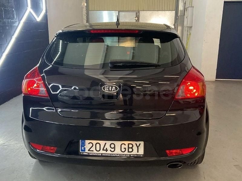 Usado Kia ProCeed Active 115 CV (84 kW) 2008 Negro Utilitario