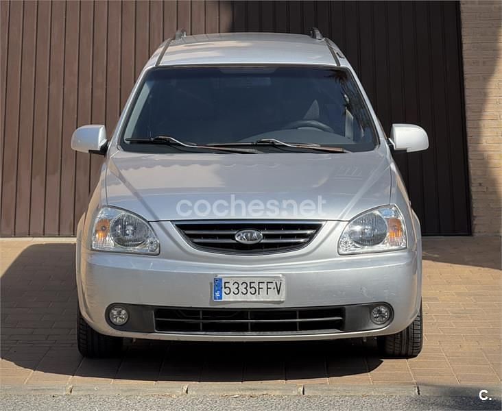 Gris / plata Usado 2006 Kia Carens LX Monovolumen | 3300 € - Imagen 1/4