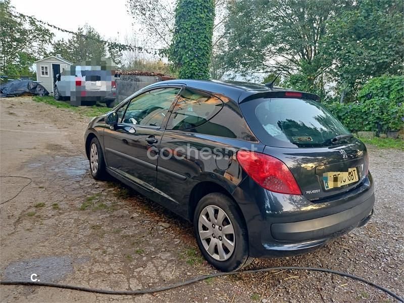 Usado Peugeot 207 75 CV (55 kW) 2008 Negro Berlina