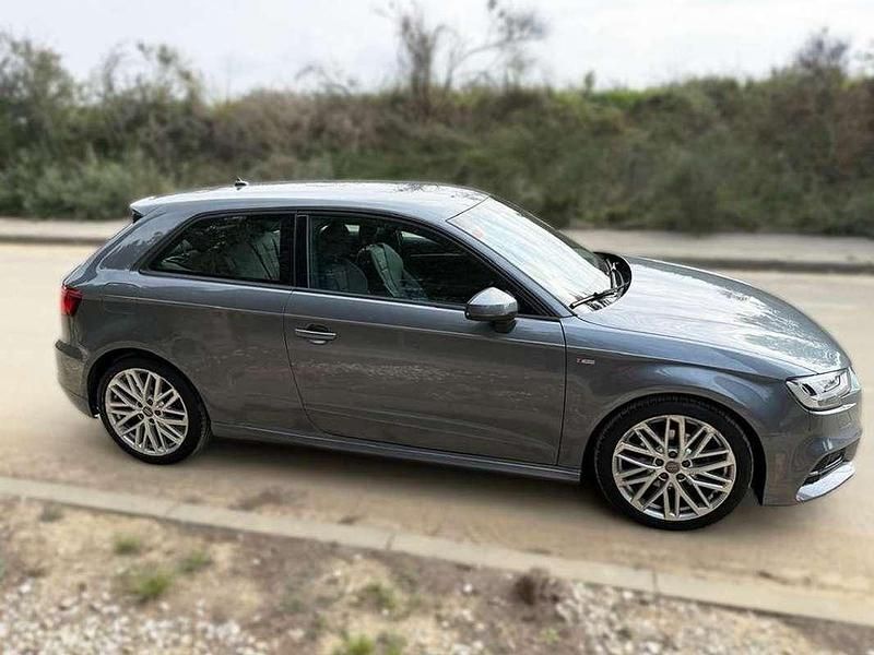 Usado Audi A3 S-Line 110 CV (80 kW) 2017 Gris Utilitario