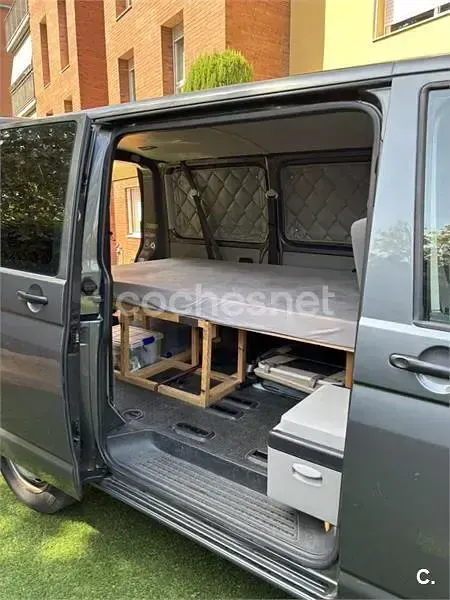 Usado VW Caravelle Comfortline 102 CV (75 kW) 2011 Gris / plata Van