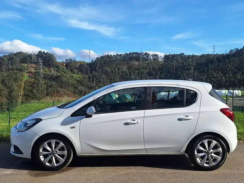 Usado Opel Corsa Selective 95 CV (69 kW) 2017 Blanco Utilitario