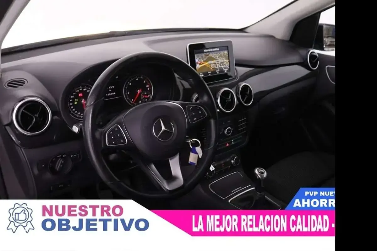 Usado Mercedes B180 110 CV (80 kW) 2016 Negro Utilitario
