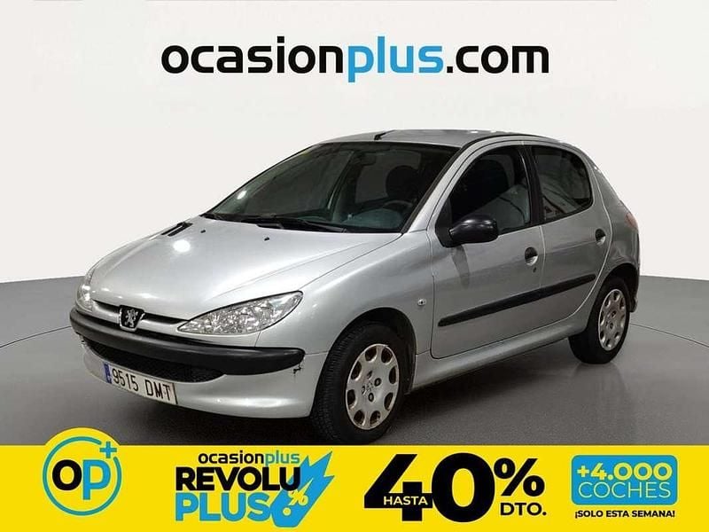 Usado Peugeot 206 69 CV (50 kW) 2005 Gris Utilitario