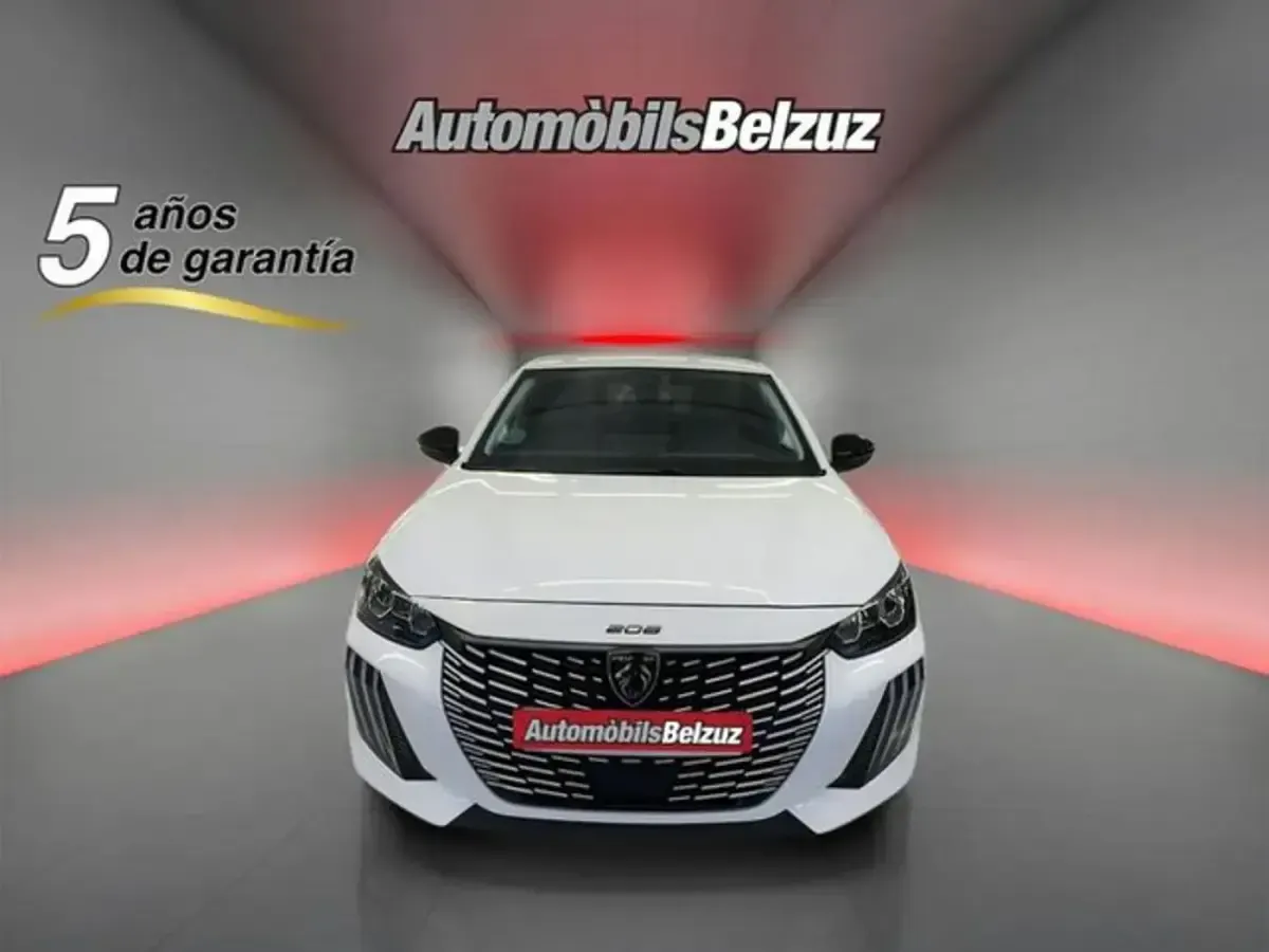 Usado Peugeot 208 Allure 102 CV (75 kW) 2025 Blanco Utilitario
