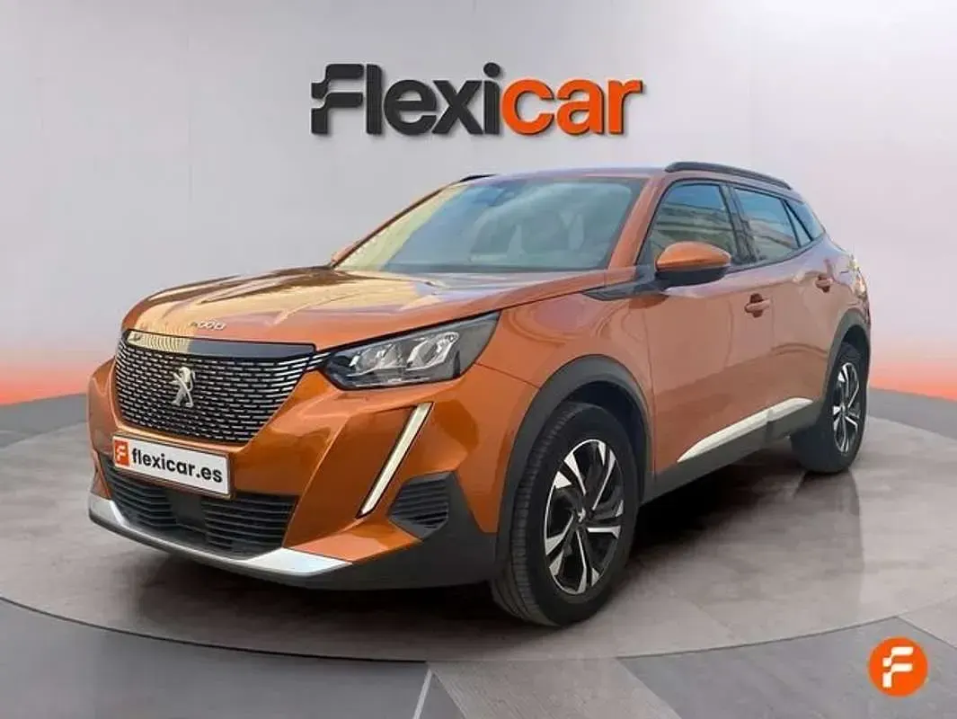 Usado Peugeot 2008 Allure 131 CV (96 kW) 2020 Naranja SUV