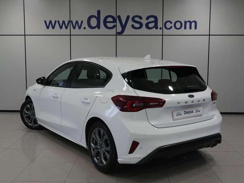 Usado Ford Focus ST-Line 125 CV (91 kW) 2023 Blanco Utilitario