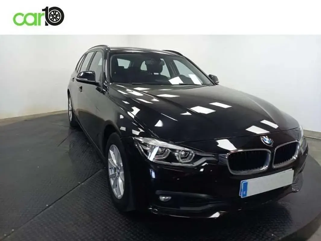 Usado BMW 318 135 CV (99 kW) 2019 Negro Familiar