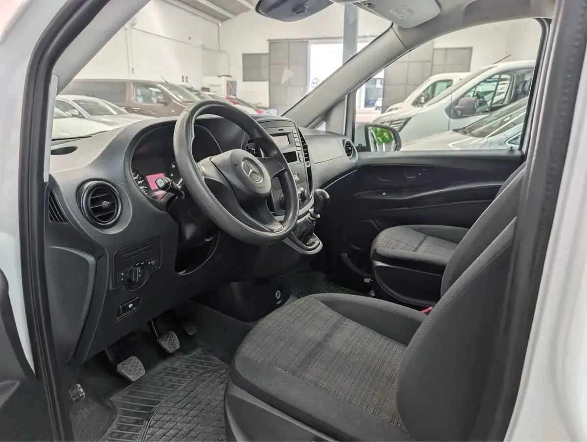Usado Mercedes Vito 102 CV (75 kW) 2019 Blanco Van