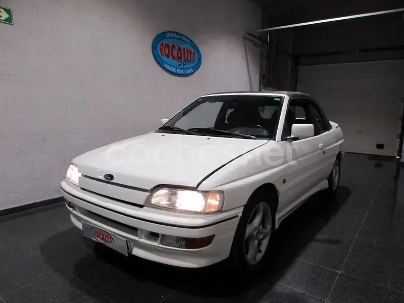 Usado Ford Escort Cabriolet 130 CV (95 kW) 1993 Blanco Descapotable