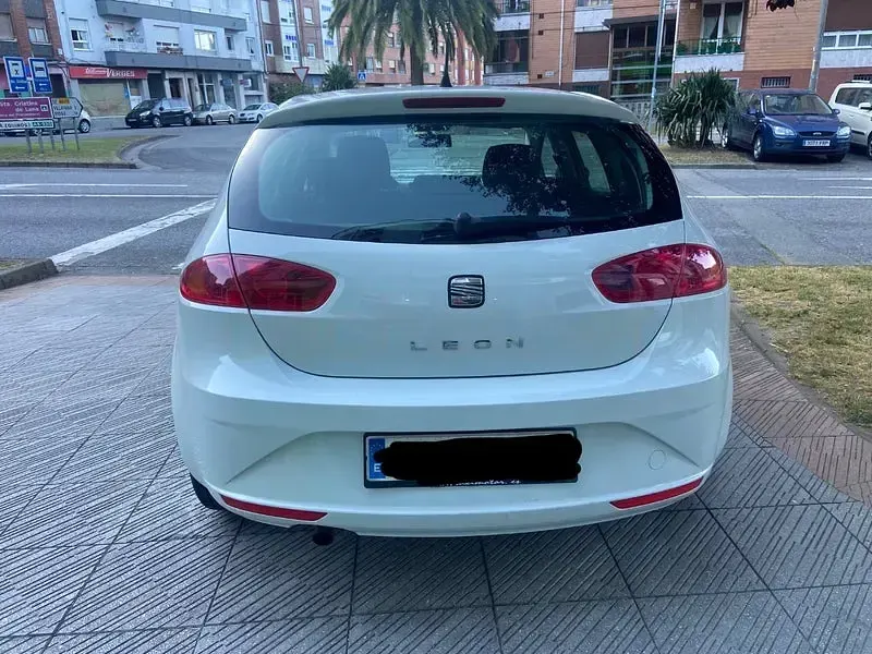 Usado Seat Leon Copa 90 CV (66 kW) 2012 Blanco Berlina