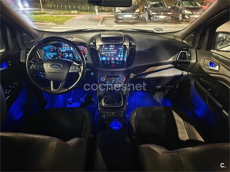 Usado Ford Kuga ST-Line 150 CV (110 kW) 2018 Gris / plata SUV