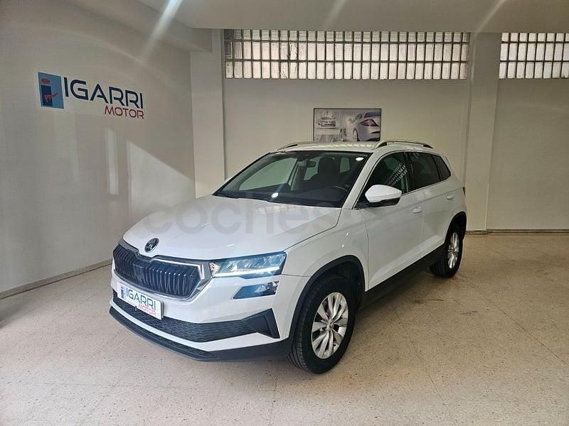 Usado Skoda Karoq Ambition 115 CV (84 kW) 2022 Blanco SUV