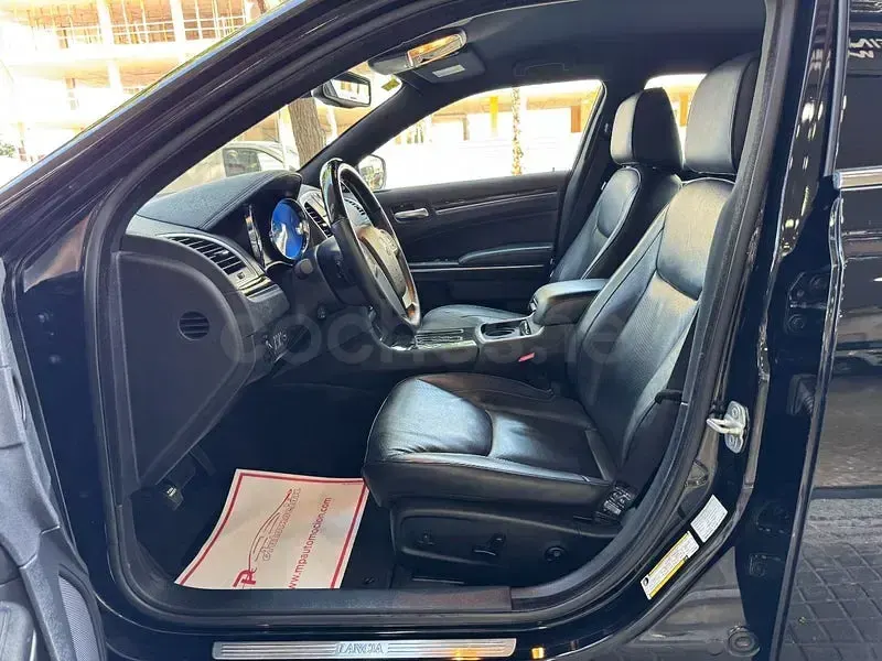 Usado Lancia Thema Platinum 190 CV (139 kW) 2013 Negro Berlina
