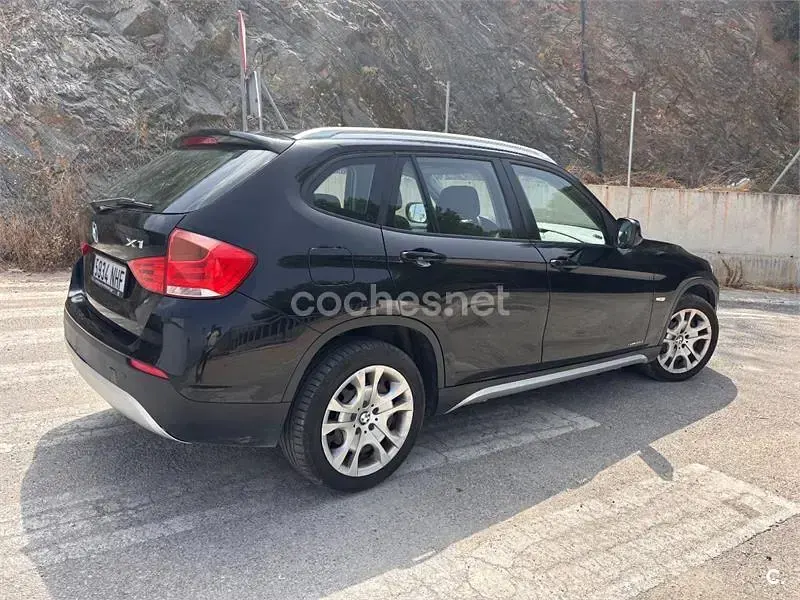 Usado BMW X1 143 CV (105 kW) 2011 Negro SUV