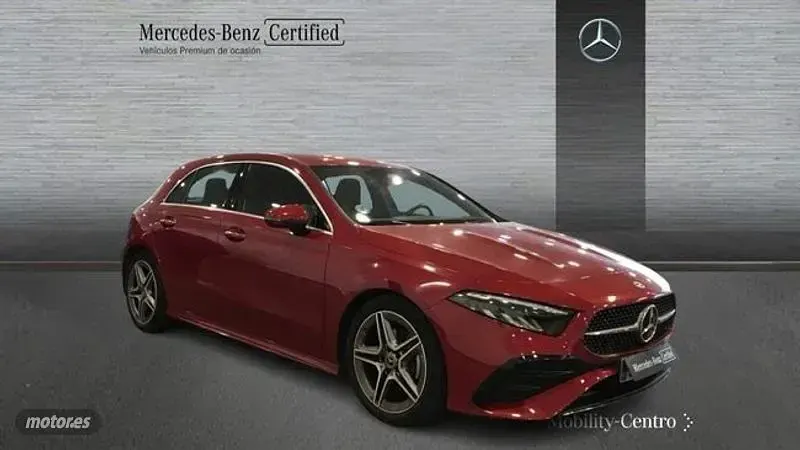 Usado Mercedes A180 136 CV (100 kW) 2023 Rojo Berlina
